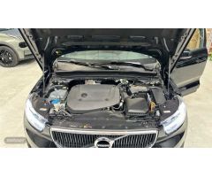 Volvo XC40 2.0 B4 G MOMENTUM AUTO 5P de 2021 con 106.600 Km por 24.900 EUR. en Madrid