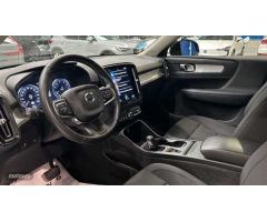 Volvo XC40 2.0 B4 G MOMENTUM AUTO 5P de 2021 con 106.600 Km por 24.900 EUR. en Madrid
