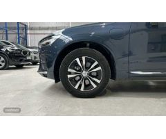 Volvo XC 60 2.0 T6 RECHARGE CORE AUTO 4WD 5P de 2024 con 26.200 Km por 55.900 EUR. en Madrid
