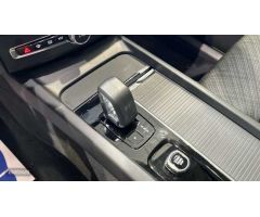 Volvo XC 60 2.0 T6 RECHARGE CORE AUTO 4WD 5P de 2024 con 26.200 Km por 55.900 EUR. en Madrid