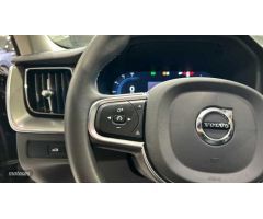 Volvo XC 60 2.0 T6 RECHARGE CORE AUTO 4WD 5P de 2024 con 26.200 Km por 55.900 EUR. en Madrid