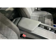 Volvo XC 60 2.0 T6 RECHARGE CORE AUTO 4WD 5P de 2024 con 26.200 Km por 55.900 EUR. en Madrid
