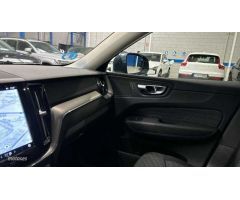 Volvo XC 60 2.0 T6 RECHARGE CORE AUTO 4WD 5P de 2024 con 26.200 Km por 55.900 EUR. en Madrid