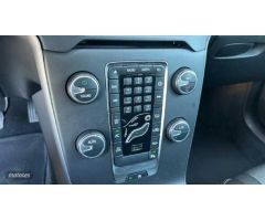 Volvo V 40 1.5 T2 MOMENTUM AUTO 122 5P de 2018 con 90.605 Km por 16.900 EUR. en Cordoba