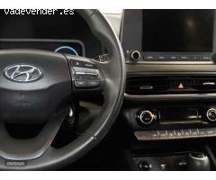 Hyundai Kona 1.6 GDI DT Maxx de 2022 con 23.500 Km por 22.490 EUR. en Cadiz