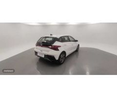 Hyundai i20 1.2 MPI Klass de 2023 con 13.024 Km por 15.900 EUR. en Barcelona