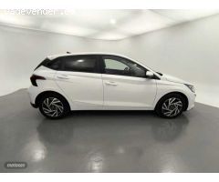 Hyundai i20 1.2 MPI Klass de 2023 con 13.024 Km por 15.900 EUR. en Barcelona