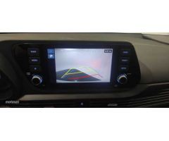 Hyundai i20 1.2 MPI Klass de 2023 con 13.024 Km por 15.900 EUR. en Barcelona