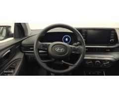 Hyundai i20 1.2 MPI Klass de 2024 con 23.000 Km por 15.900 EUR. en Barcelona