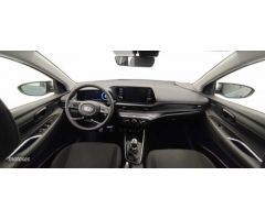 Hyundai i20 1.2 MPI Klass de 2024 con 23.000 Km por 15.900 EUR. en Barcelona