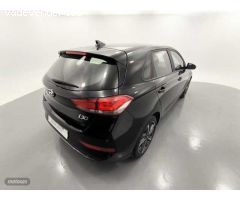 Hyundai i30 1.5 DPI Klass SLX 110 de 2024 con 12.400 Km por 17.900 EUR. en Barcelona