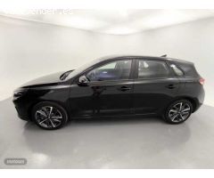 Hyundai i30 1.5 DPI Klass SLX 110 de 2024 con 12.400 Km por 17.900 EUR. en Barcelona