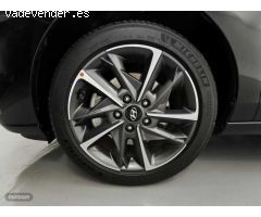 Hyundai i30 1.5 DPI Klass SLX 110 de 2024 con 12.400 Km por 17.900 EUR. en Barcelona