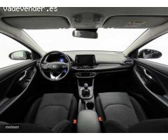 Hyundai i30 1.5 DPI Klass SLX 110 de 2024 con 12.400 Km por 17.900 EUR. en Barcelona