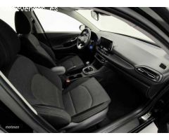 Hyundai i30 1.5 DPI Klass SLX 110 de 2024 con 12.400 Km por 17.900 EUR. en Barcelona