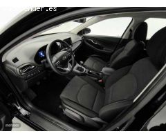 Hyundai i30 1.5 DPI Klass SLX 110 de 2024 con 12.400 Km por 17.900 EUR. en Barcelona