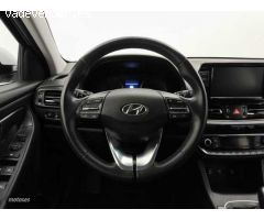 Hyundai i30 1.5 DPI Klass SLX 110 de 2024 con 11.783 Km por 17.900 EUR. en Barcelona
