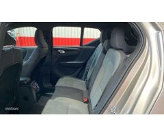 Volvo XC40 TODOTERRENO 1.5 T4 PHEV RECHARGE CORE AUTOMATICO 211CV 5P de 2023 con 29.519 Km por 35.90