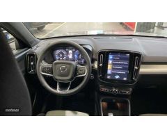 Volvo XC40 TODOTERRENO 1.5 T4 PHEV RECHARGE CORE AUTOMATICO 211CV 5P de 2023 con 29.519 Km por 35.90