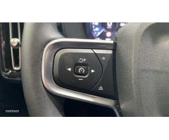 Volvo XC40 TODOTERRENO 1.5 T4 PHEV RECHARGE CORE AUTOMATICO 211CV 5P de 2023 con 29.519 Km por 35.90