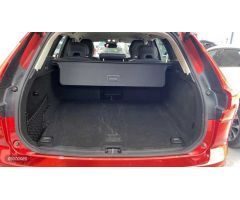 Volvo XC 60 TODOTERRENO 2.0 B4 D CORE AUTOMATICO 197CV 5P de 2023 con 23.666 Km por 37.900 EUR. en S
