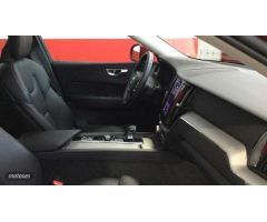 Volvo XC 60 TODOTERRENO 2.0 B4 P PLUS BRIGHT AUTOMATICO 197CV 5P de 2023 con 28.450 Km por 39.150 EU
