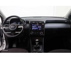 Hyundai Tucson 1.6 TGDI Klass 4x2 de 2024 con 11.796 Km por 25.990 EUR. en Pontevedra