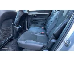 Volvo XC 90 2.0 B5 D R-DESIGN AWD AUTO 235 5P 7 Plazas de 2023 con 11.970 Km por 69.800 EUR. en Zamo