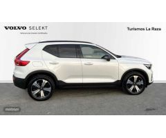 Volvo XC40 TODOTERRENO 1.5 T4 PHEV RECHARGE PLUS DARK DCT 211 5P de 2023 con 11.000 Km por 35.900 EU