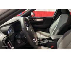 Volvo XC40 TODOTERRENO 1.5 T4 PHEV RECHARGE PLUS DARK DCT 211 5P de 2023 con 11.000 Km por 35.900 EU