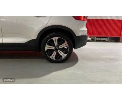 Volvo XC40 TODOTERRENO 1.5 T4 PHEV RECHARGE PLUS DARK DCT 211 5P de 2023 con 11.000 Km por 35.900 EU
