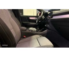 Volvo XC40 2.0 B3 CORE AUTO 5P de 2024 con 24.385 Km por 33.700 EUR. en Valencia