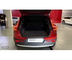 Volvo XC40 2.0 B3 CORE AUTO 5P de 2024 con 24.385 Km por 33.700 EUR. en Valencia