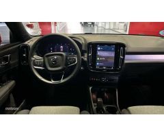 Volvo XC40 2.0 B3 CORE AUTO 5P de 2024 con 24.385 Km por 33.700 EUR. en Valencia
