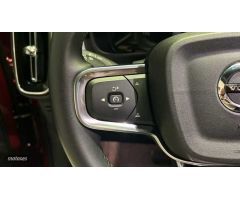 Volvo XC40 2.0 B3 CORE AUTO 5P de 2024 con 24.385 Km por 33.700 EUR. en Valencia