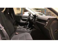 Volvo XC40 2.0 B3 ESSENTIAL AUTO 163 5P de 2024 con 1 Km por 36.500 EUR. en La Rioja