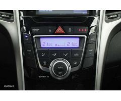 Hyundai i30 1.4 MPI BD Tecno 100 de 2015 con 86.684 Km por 10.900 EUR. en Barcelona