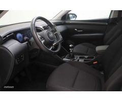 Hyundai Tucson 1.6 TGDI Maxx 4x2 de 2024 con 18.111 Km por 25.900 EUR. en Granada