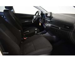 Hyundai i20 1.2 MPI Klass de 2024 con 17.391 Km por 18.200 EUR. en Barcelona