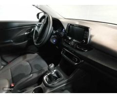 Hyundai i30 1.6CRDi Klass 48V 136 de 2021 con 46.689 Km por 17.990 EUR. en Madrid
