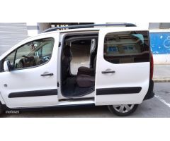 Peugeot Partner outdoor de 2014 con 206.000 Km por 8.600 EUR. en Alicante
