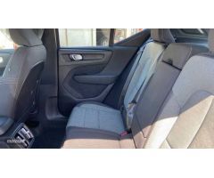 Volvo XC40 TODOTERRENO 1.5 T2 CORE AUTOMATICO 129CV 5P de 2024 con 19.701 Km por 31.900 EUR. en Sevi