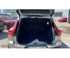 Volvo XC40 TODOTERRENO 1.5 T2 CORE AUTOMATICO 129CV 5P de 2024 con 19.701 Km por 31.900 EUR. en Sevi