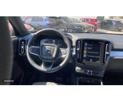 Volvo XC40 TODOTERRENO 1.5 T2 CORE AUTOMATICO 129CV 5P de 2024 con 19.701 Km por 31.900 EUR. en Sevi