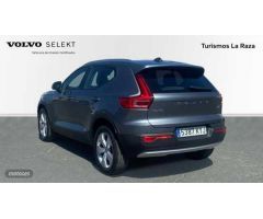 Volvo XC40 TODOTERRENO 2.0 D3 MOMENTUM 150 CV 5P de 2019 con 109.799 Km por 22.500 EUR. en Sevilla