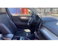 Volvo XC40 TODOTERRENO 2.0 D3 MOMENTUM 150 CV 5P de 2019 con 109.799 Km por 22.500 EUR. en Sevilla
