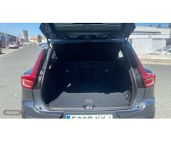 Volvo XC40 TODOTERRENO 2.0 D3 MOMENTUM 150 CV 5P de 2019 con 109.799 Km por 22.500 EUR. en Sevilla