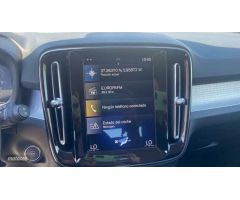 Volvo XC40 TODOTERRENO 2.0 D3 MOMENTUM 150 CV 5P de 2019 con 109.799 Km por 22.500 EUR. en Sevilla