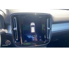 Volvo XC40 TODOTERRENO 2.0 D3 MOMENTUM 150 CV 5P de 2019 con 109.799 Km por 22.500 EUR. en Sevilla