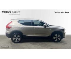 Volvo XC40 TODOTERRENO 1.5 T2 CORE AUTOMATICO 129CV 5P de 2023 con 28.352 Km por 31.900 EUR. en Sevi